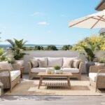 Découvrez nos conseils pratiques pour optimiser l'aménagement d'une terrasse de 12m². Profitez de chaque mètre carré avec des idées de mobilier, de rangement et de décoration adaptées à une petite surface pour créer un espace extérieur convivial et fonctionnel.